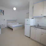 Taku كساميل
